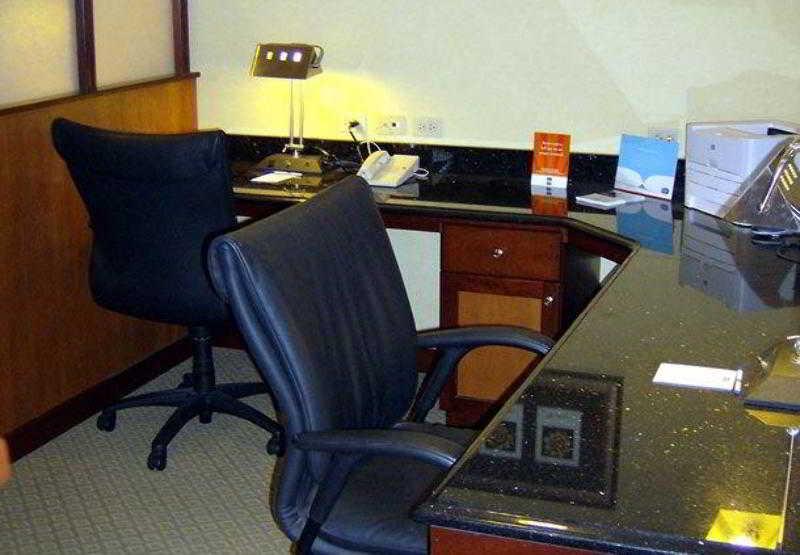 Fairfield Inn & Suites Butler Buitenkant foto