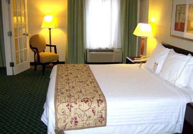 Fairfield Inn & Suites Butler Kamer foto