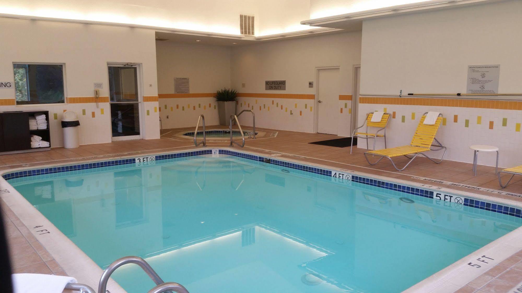 Fairfield Inn & Suites Butler Buitenkant foto